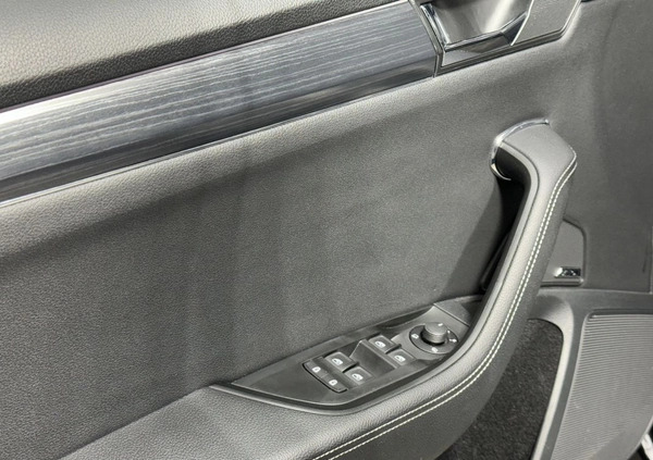 Skoda Superb cena 119000 przebieg: 108000, rok produkcji 2021 z Trzciel małe 326